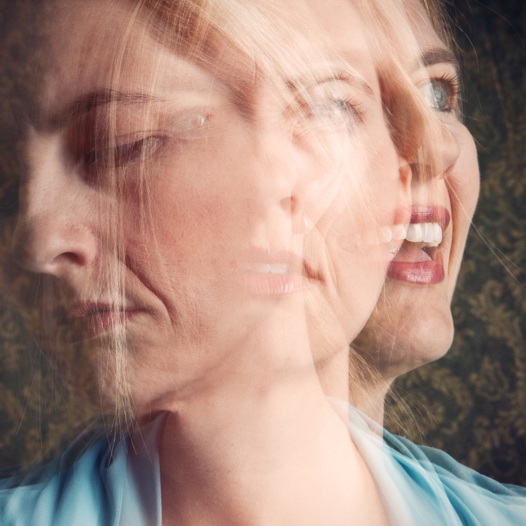 Gesicht Frau ändert Stimmung nach Genuss von Nischenduft