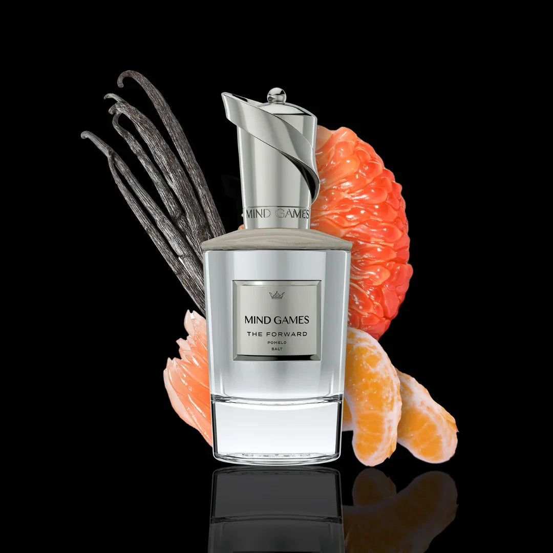 Parfümflakon "The Forward" von Mind Games, mit einem metallisch silbernen Verschluss, Vanilleschoten und Grapefruit visualisiert.