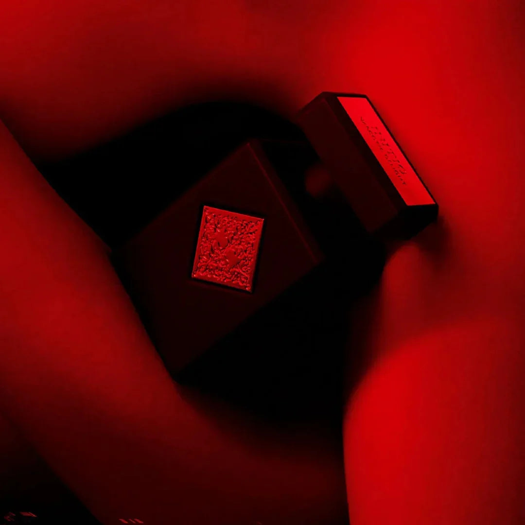 Initio Parfums Privés The Carnal NARCOTIC DELIGHT Eau de Parfum Flakon Mood rot Haut