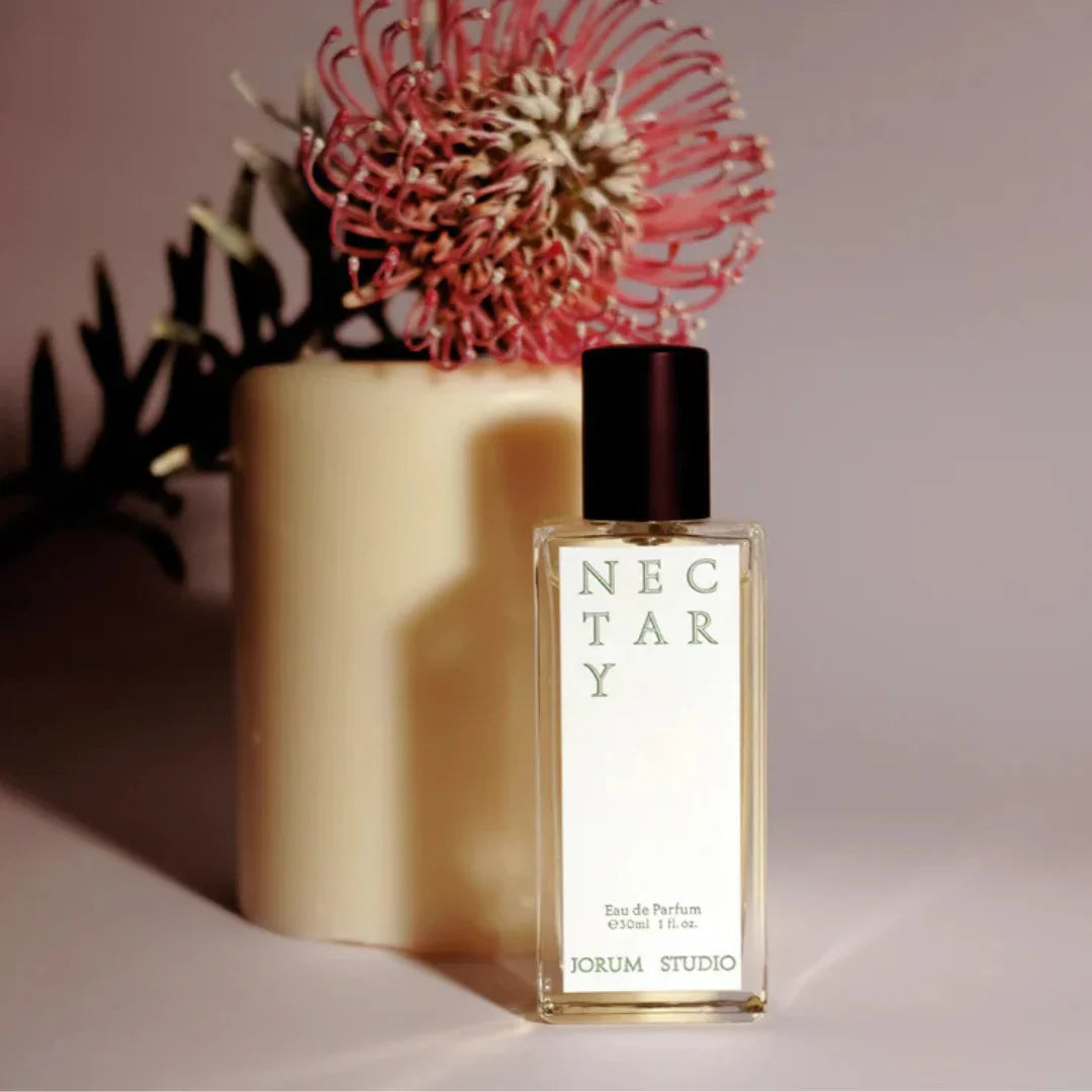 Jorum Studio NECTARY Eau de Parfum Flakon Kerze Blüte