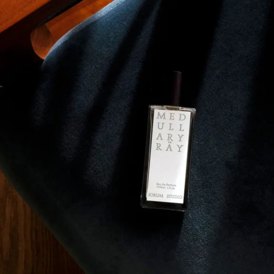 Jorum Studio MEDULLARY RAY Eau der Parfum Flakon Stoff Mood