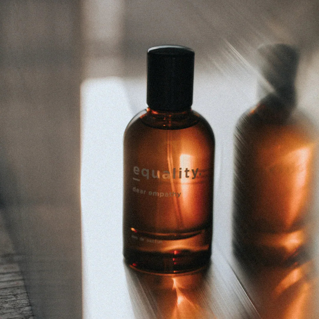 equality. - dear empathy - Eau de Parfum vor Schattenspiel