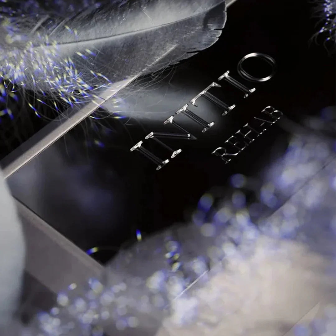 Initio Parfums Privés Hedonist Collection REHAB Eau de Parfum Flakon Detail Mood