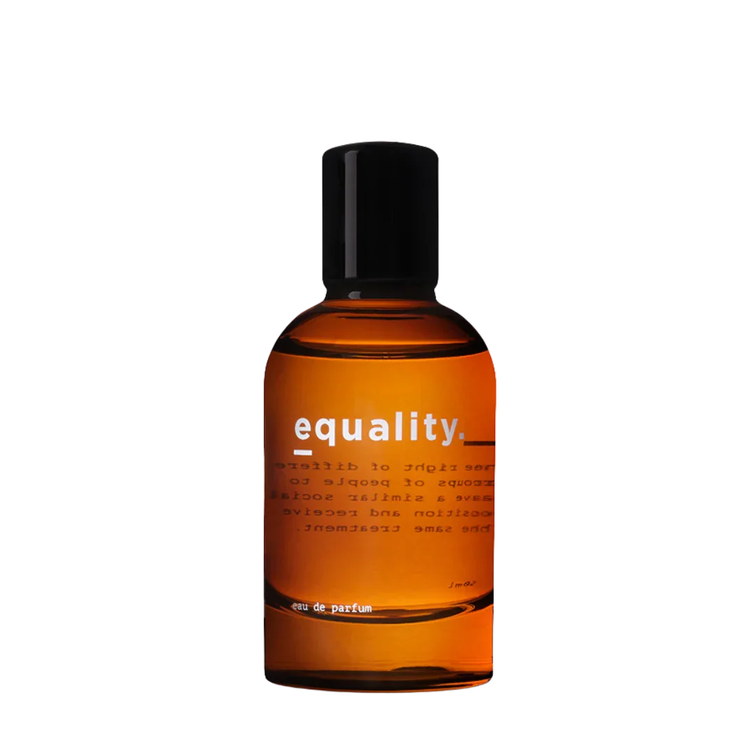 Braune Parfümflasche mit schwarzem Verschluss, "equality"-Logo und Schrift. Produkt: equality, Anbieter: equality.