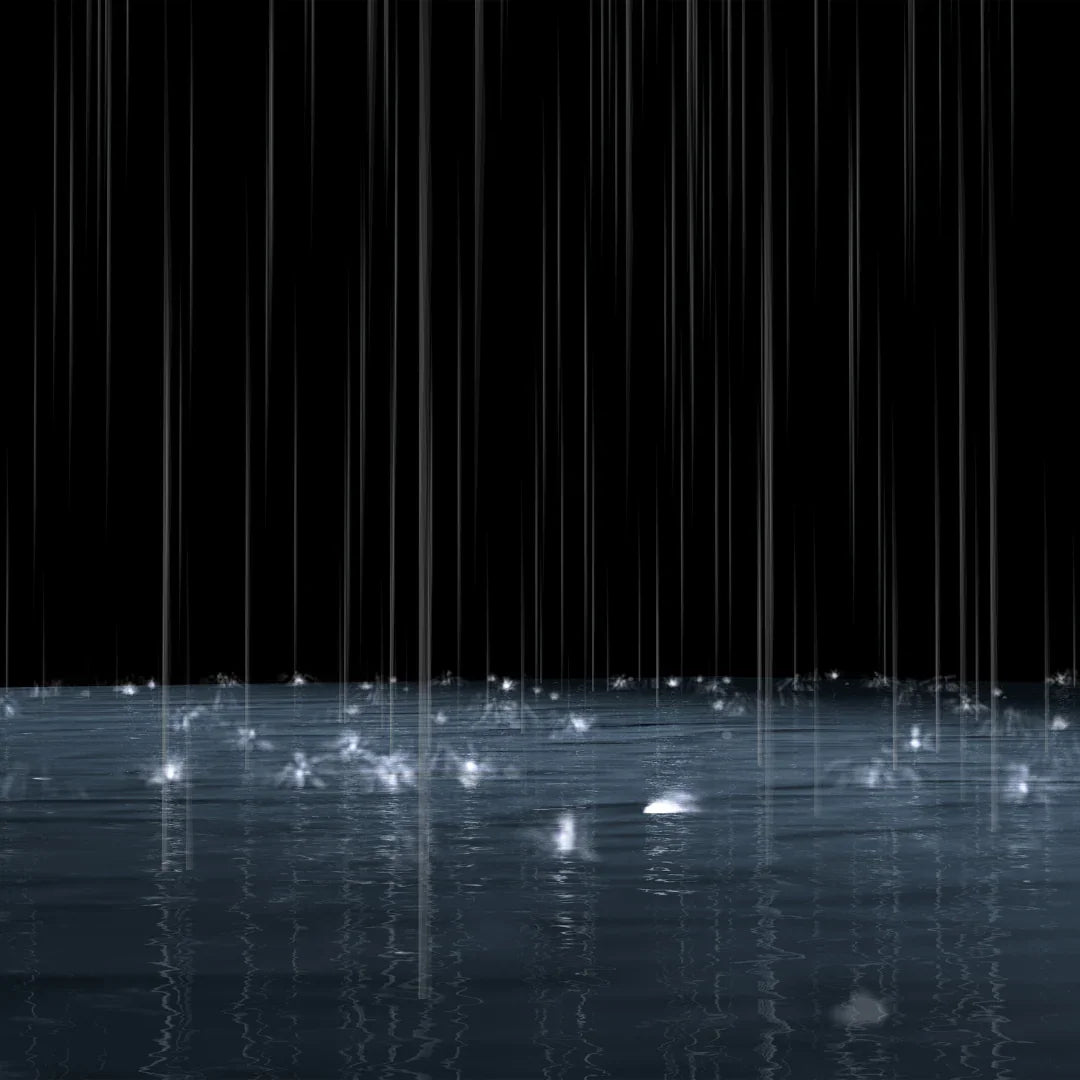 Regentropfen fallen in Linien auf eine Wasseroberfläche und erzeugen spritzende Wellenformen. Produkt: PIOGGIA FORTE. Anbieter: Filippo Sorcinelli.