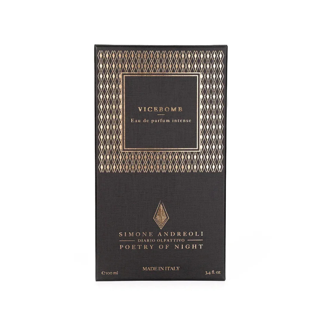 Die schwarze Verpackung des Parfums "Vicebomb" von Simone Andreoli zeigt goldene Verzierungen und Schrift.