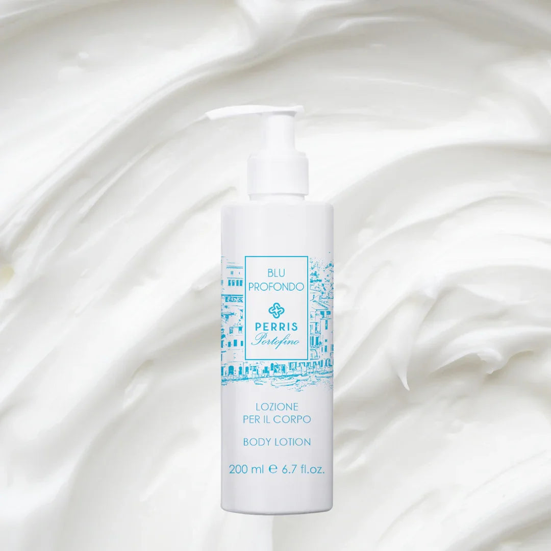 Perris Portofino - Blu Profondo - Body Lotion von Perris Monte Carlo. Weiße Flasche mit Pumpkopf und blauem Etikett.