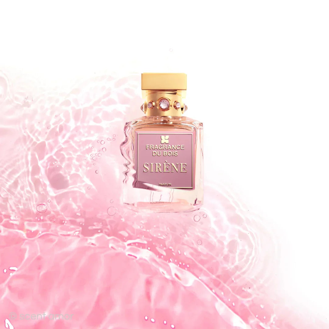 Glasflakon mit rosa Flüssigkeit, goldener Verschluss und Etikett „SIRÈNE“ von FRAGRANCE DU BOIS.