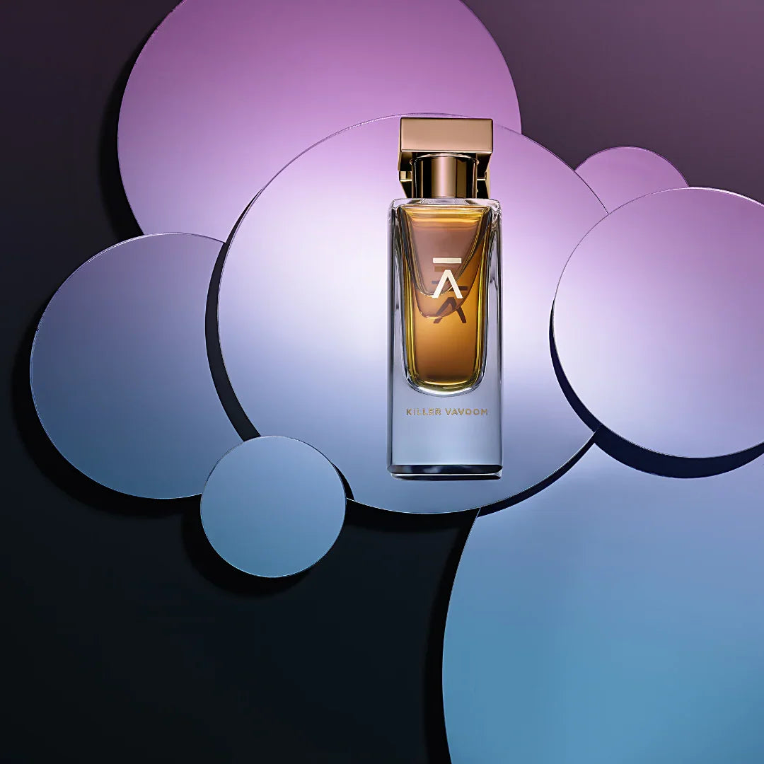 Azman Perfumes Killer Vavoom Flakon auf farbigen Spiegel Kreisen, edler Nischenduft