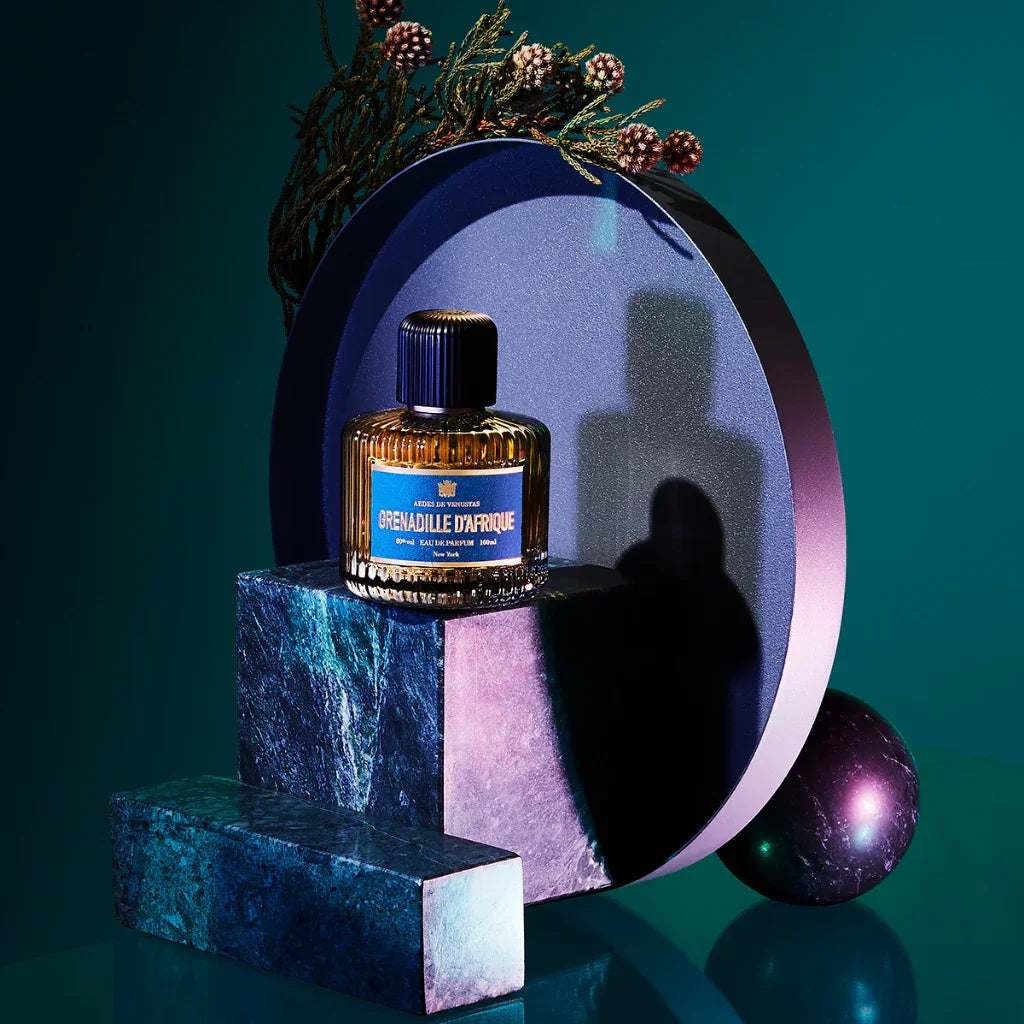 Aedes de Venustas GRENADILLE D'AFRIQUE Eau de Parfum Mood Flakon Tablett Zweige