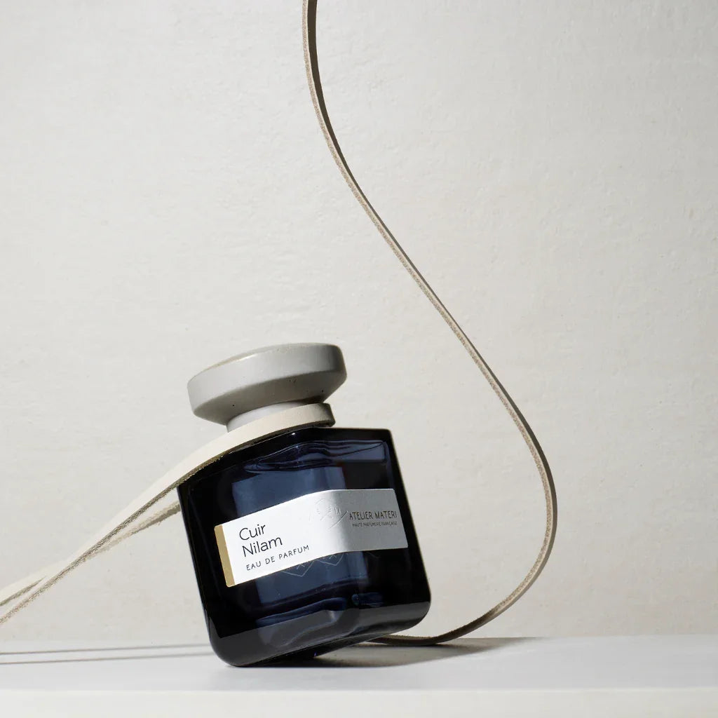 atelier materi cuir nilam flakon hängend an lederband
