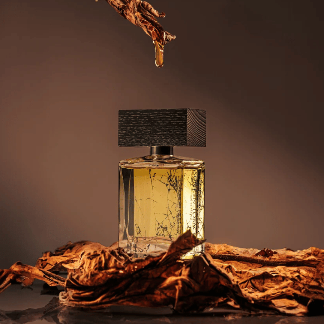 BeauFort London SUNKEN TOBACCO Eau de Parfum Nischenduft Flakon auf Tabakblättern präsentiert bei scent amor deinem Fachmann für feine Nischenparfums