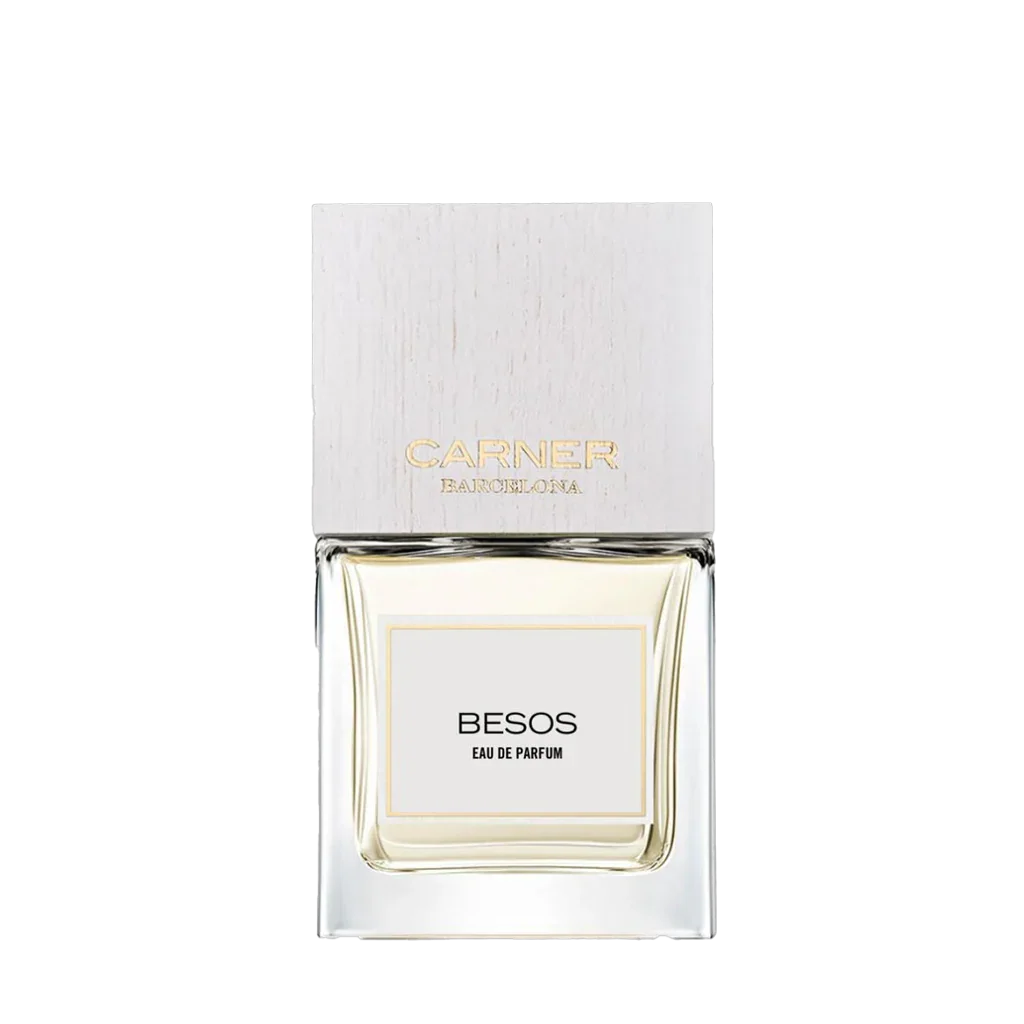 Eau de Parfum Besos von Carner Barcelona aus der Love Collection auf transparentem Hintergrund - eleganter Nischenduft exklusiv bei scent amor erhältlich