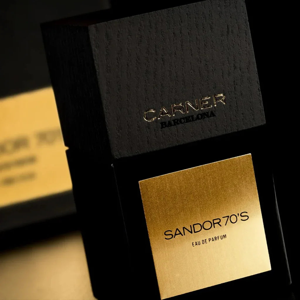Carner Barcelona Black Collection SANDOR 70s Eau de Parfum Mood flakon Detail label scent amor