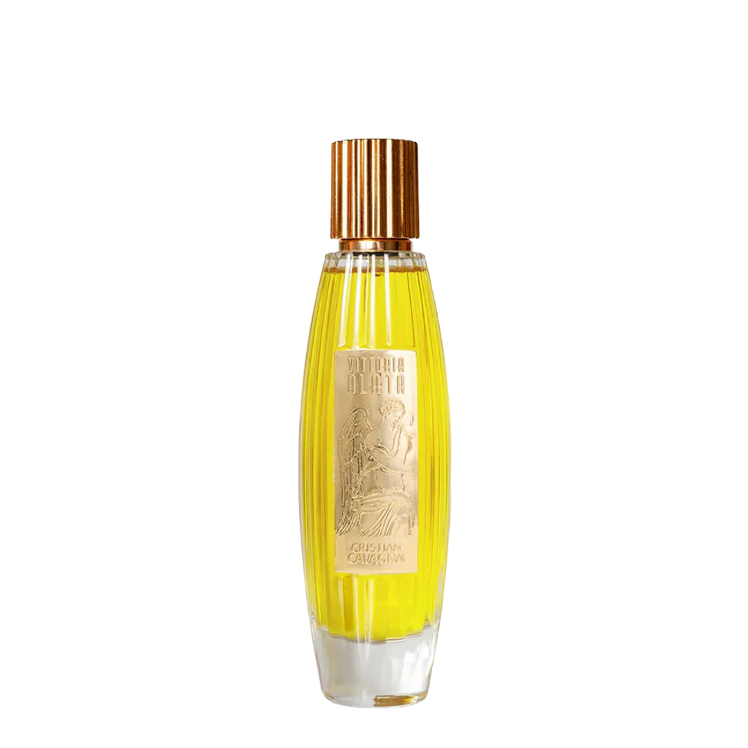 Eleganter Nischenduft von Cristian Cavagna: Vittoria Alata, ein intensives Extrait de Parfum auf transparentem Hintergrund- bei scent amor