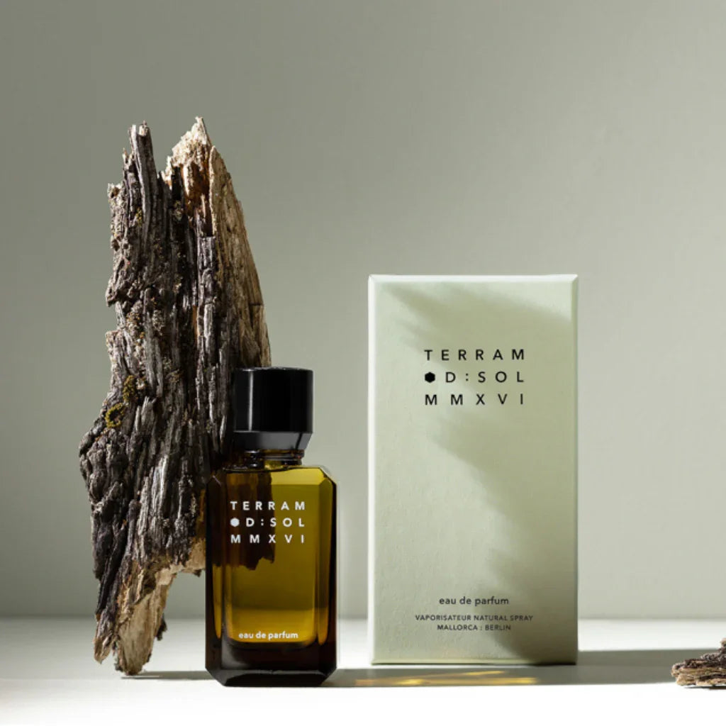 TERRAM von D:SOL MMXVI mit Box – stilvoller Extrait de Parfum mit balsamischen Noten, bei scent amor bestellen