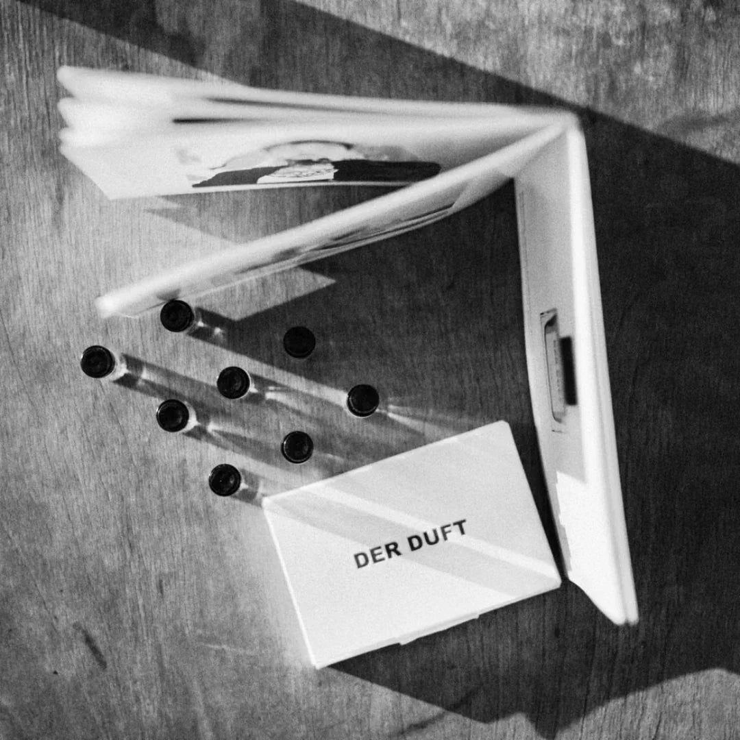 der duft discovery set proben neben infoheft