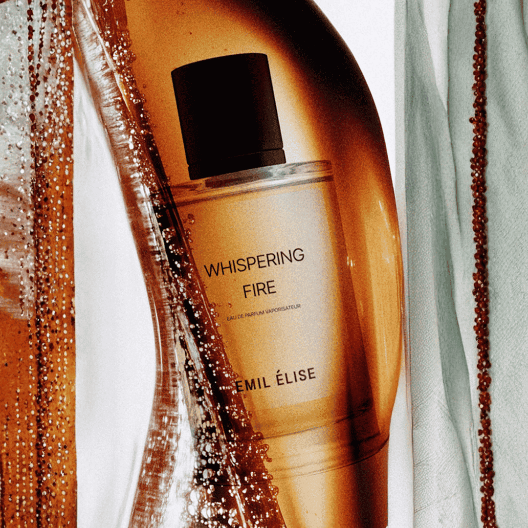 EMIL ELISE Whispering Fire Eau de Parfum bei scent amor Nischenduft Flakon halb verdeckt