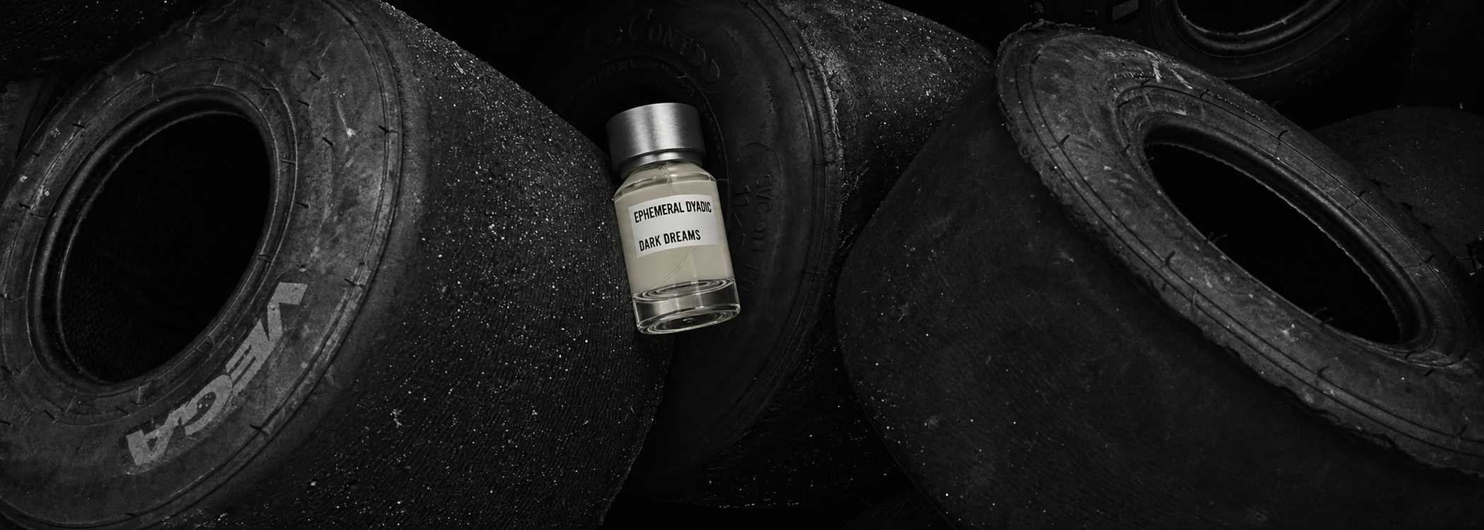 EPHEMERAL DYADIC Dark Dreams Eau de Parfum zwischen Autoreifen bei scent amor deinem Fachmann für Nischendüfte