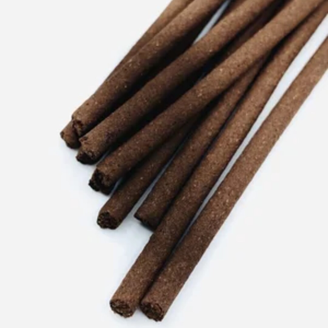 Extra Virgo SACRED TOBACCO Ritual Incense Sticks Detail präsentiert bei scent amor
