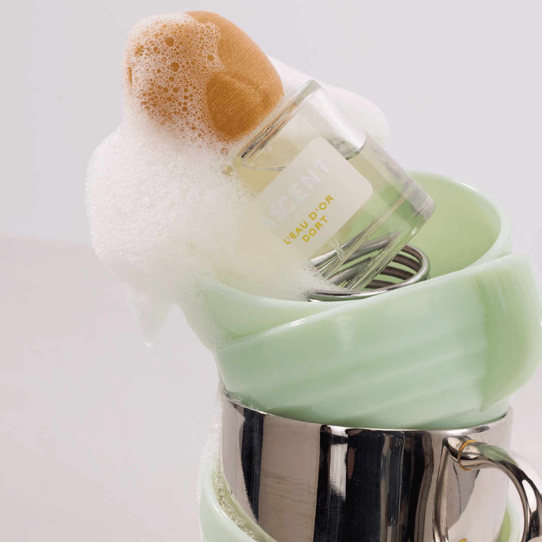 FASCENT L'EAU d'OR dort mit Schaum auf Tassen bei scent amor