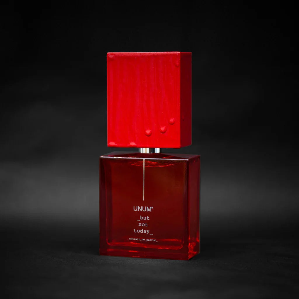 Filippo Sorcinelli UNUM BUT NOT TODAY Extrait de Parfum Flakon frontal mit roter Verschlusskappe scent amor