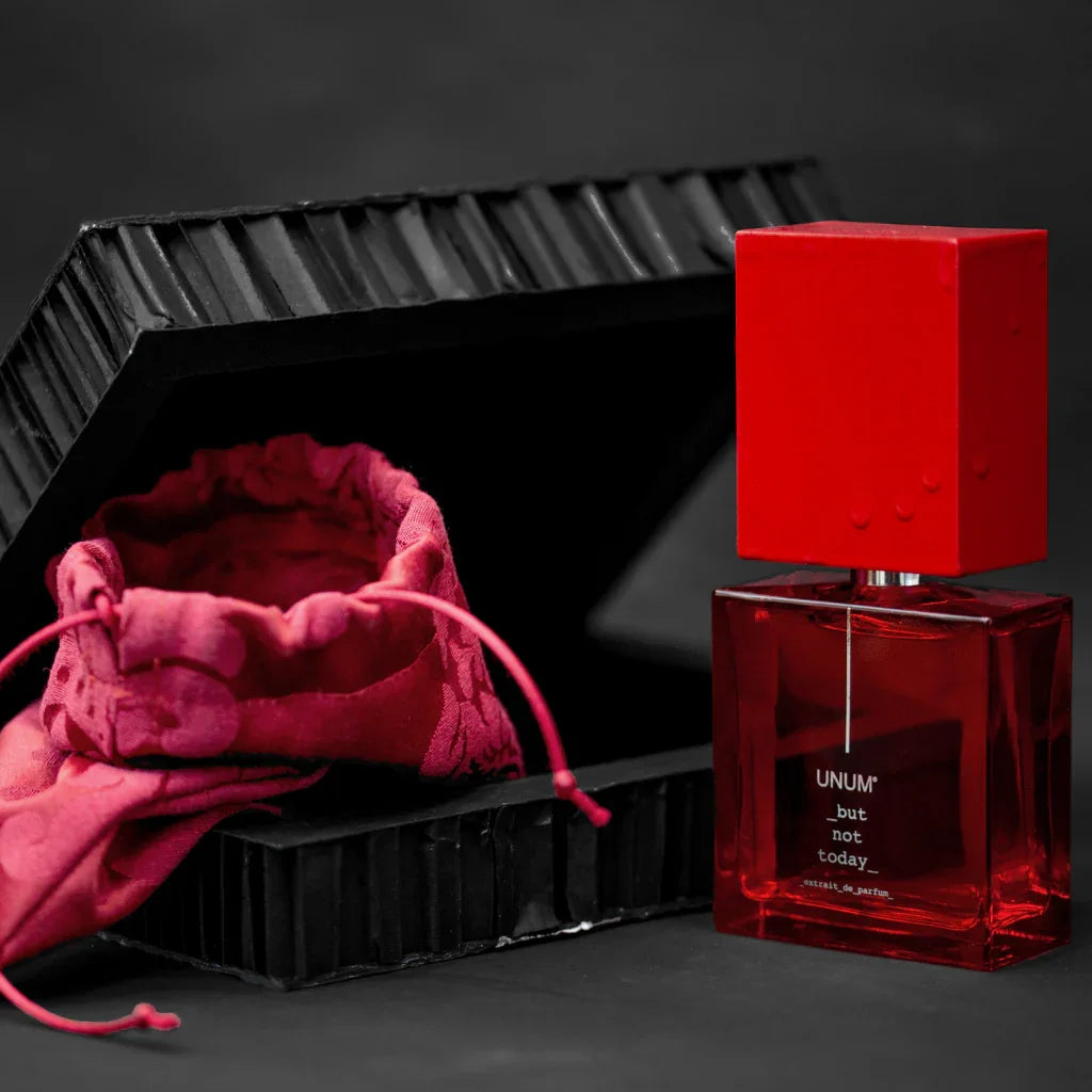 Filippo Sorcinelli UNUM BUT NOT TODAY Extrait de Parfum Mood Flakon mit Umverpackung und rotem Samtbeutel scent amor