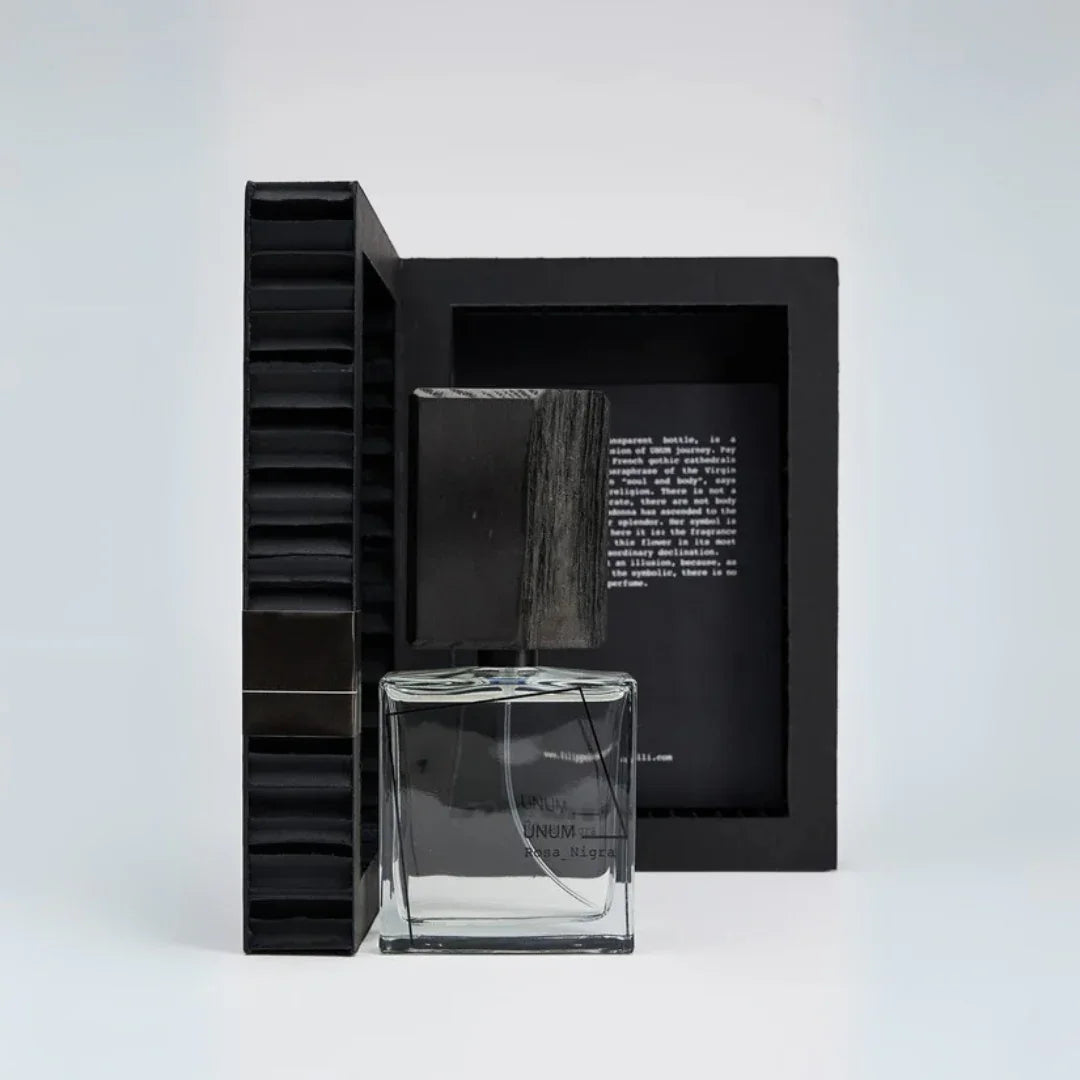 Filippo Sorcinelli UNUM ROSA NIGRA Extrait de Parfum Mood Flakon vor geöffneter Umverpackung scent amor