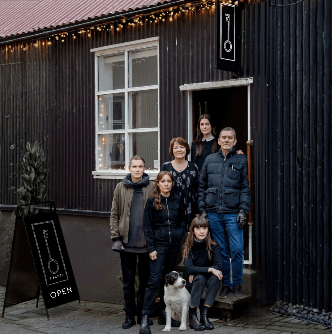 Fischersund Familie in Island vor Store für scent amor Musikband Sigur Ros