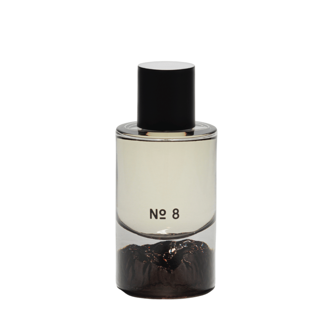 Fischersund No. 8 Glas Flakon transparent auf Steinen – frischer Unisex-Duft mit Rhabarber, Kiefer und Zitrus bei scent amor Ihrem Nischenduft Spezialisten