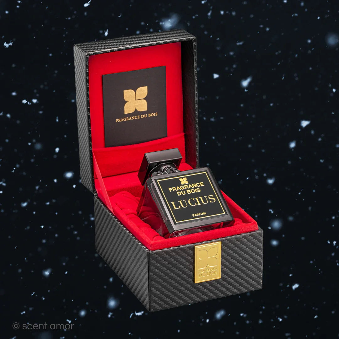 Erlebe zeitlose Raffinesse mit LUCIUS Extrait de Parfum von Fragrance Du Bois bei scent amor im Etui