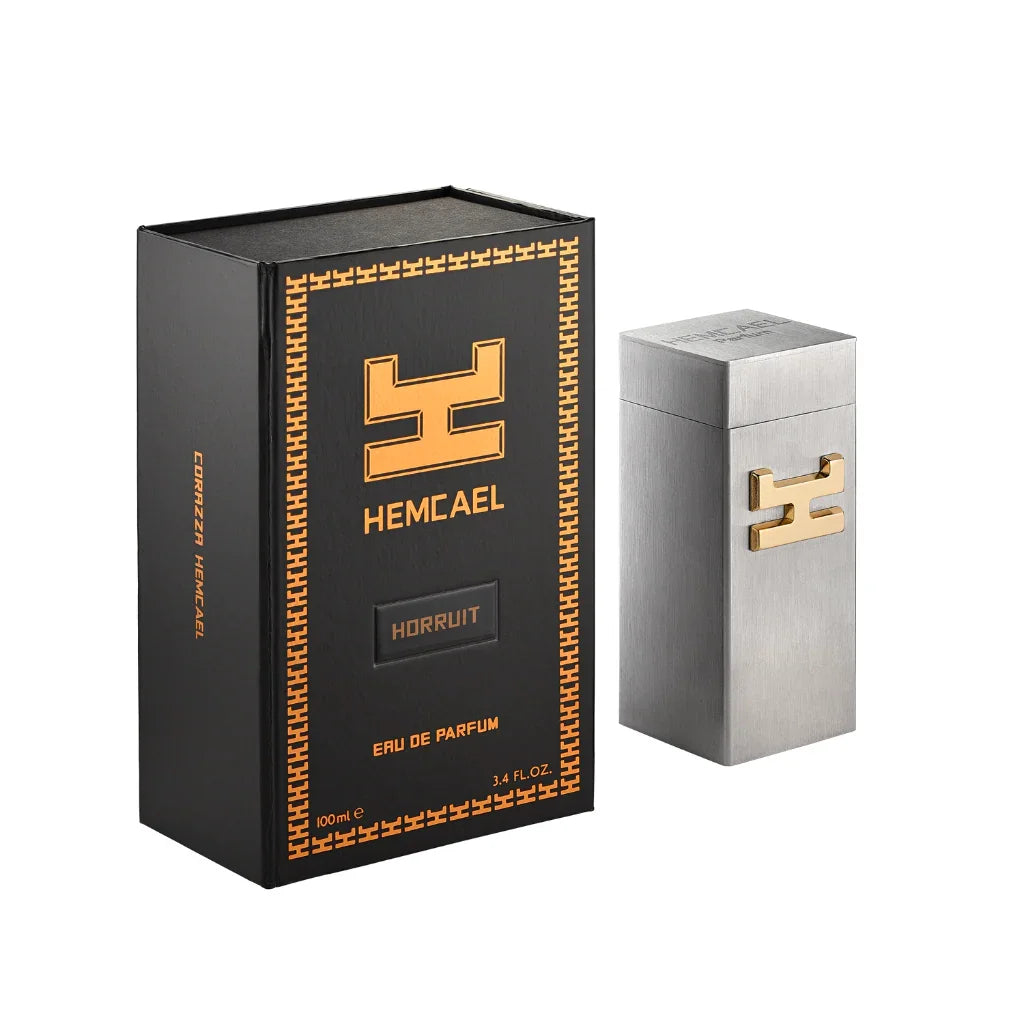 Hemcael Horruit Eau de Parfum - Nischenduft neben Verpackung auf weißem Hintergrund, bei scent amor