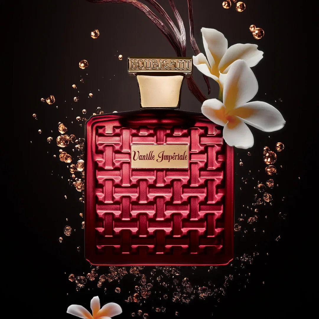 Houbigant Paris VANILLE IMPÉRIALE Eau de Parfum Extrême Mood Flakon mit Vanilleschote und weißen Blüten scent mor