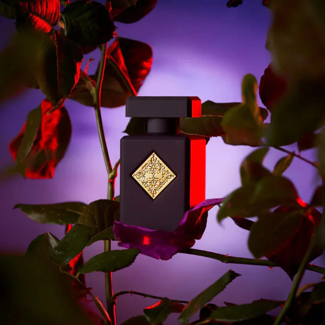 Initio Parfums Privés The Carnal ATOMIC ROSE Eau de Parfum Flakon Äste Blätter Mood