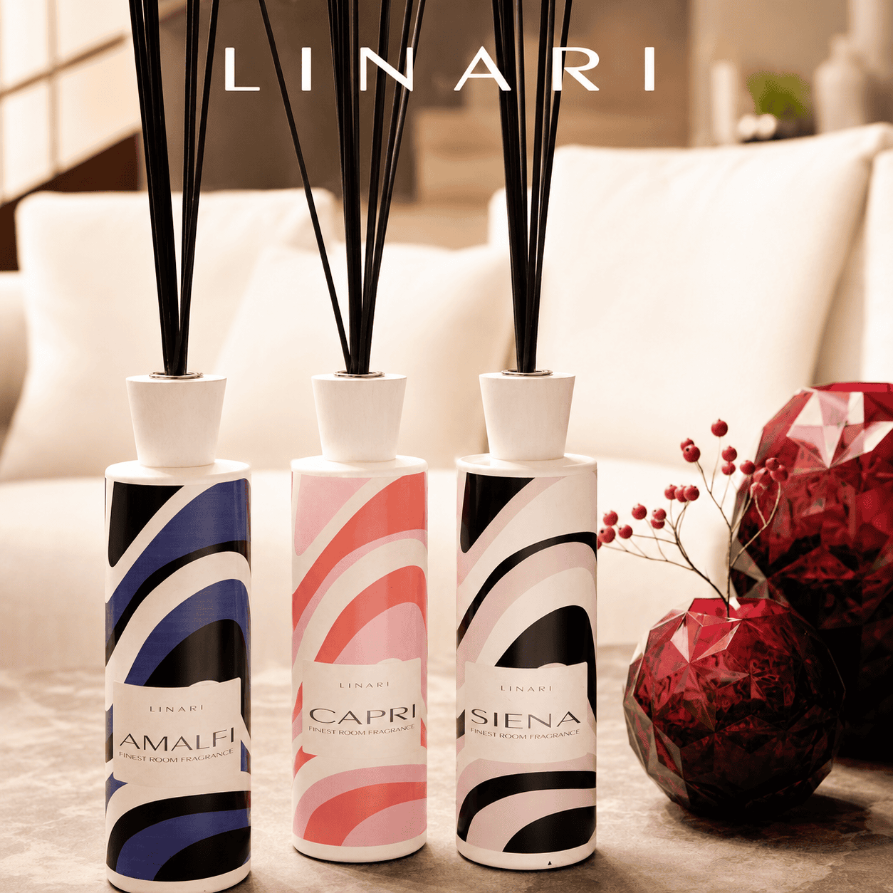 Linar Diffusor Travel Line bei scent amor deinem Fachmann für die feinen Raumdüfte alle 3 Diffusoren mit Vasen rot