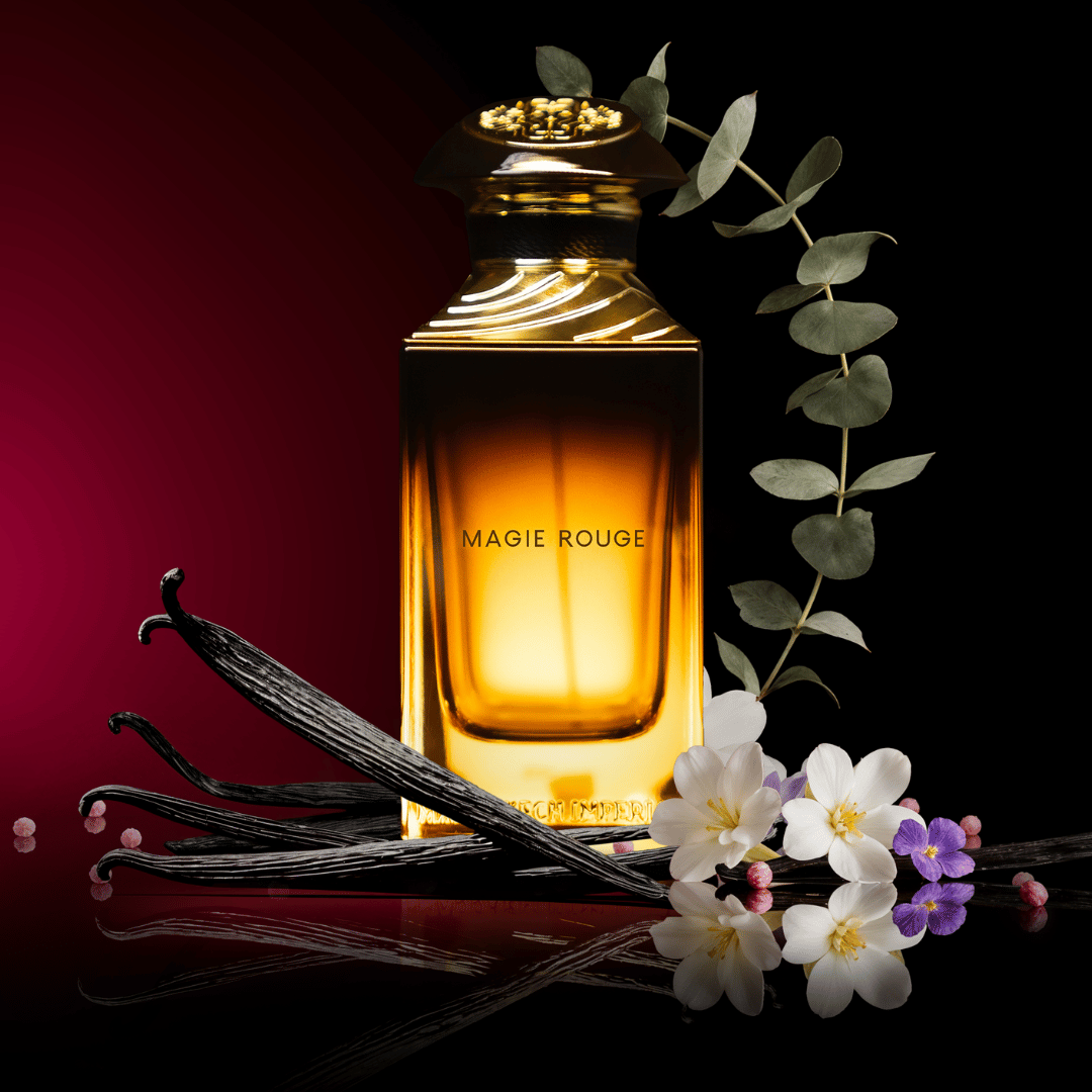 MAGIE ROUGE Marrakech Imperial Flakon mit Vanille Blüten präsentiert bei scent amor Fachmann für Nischenparfum