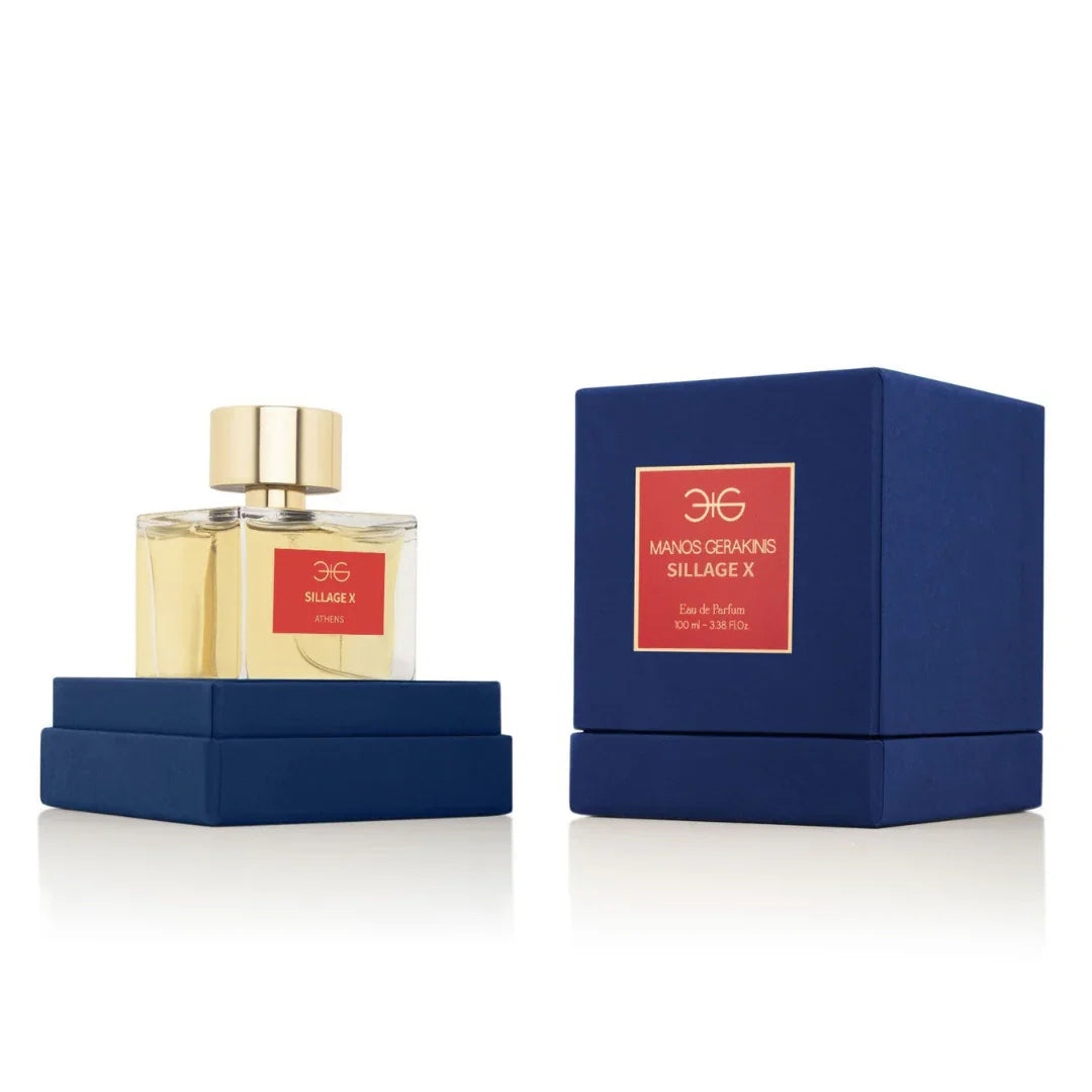 Luxusduft Sillage X Eau de Parfum bei scent amor - stilvoller Flakon von Manos Gerakinis in blauer Box mit offenem Deckel
