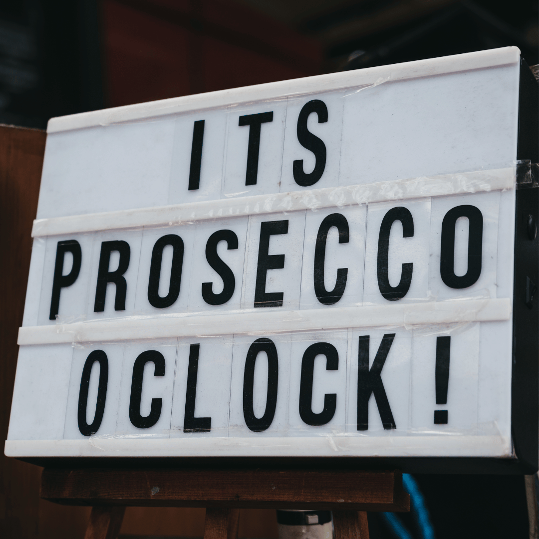 New Notes Cherry prosecco Schild mit Text its prosecco o clock bei scent amor