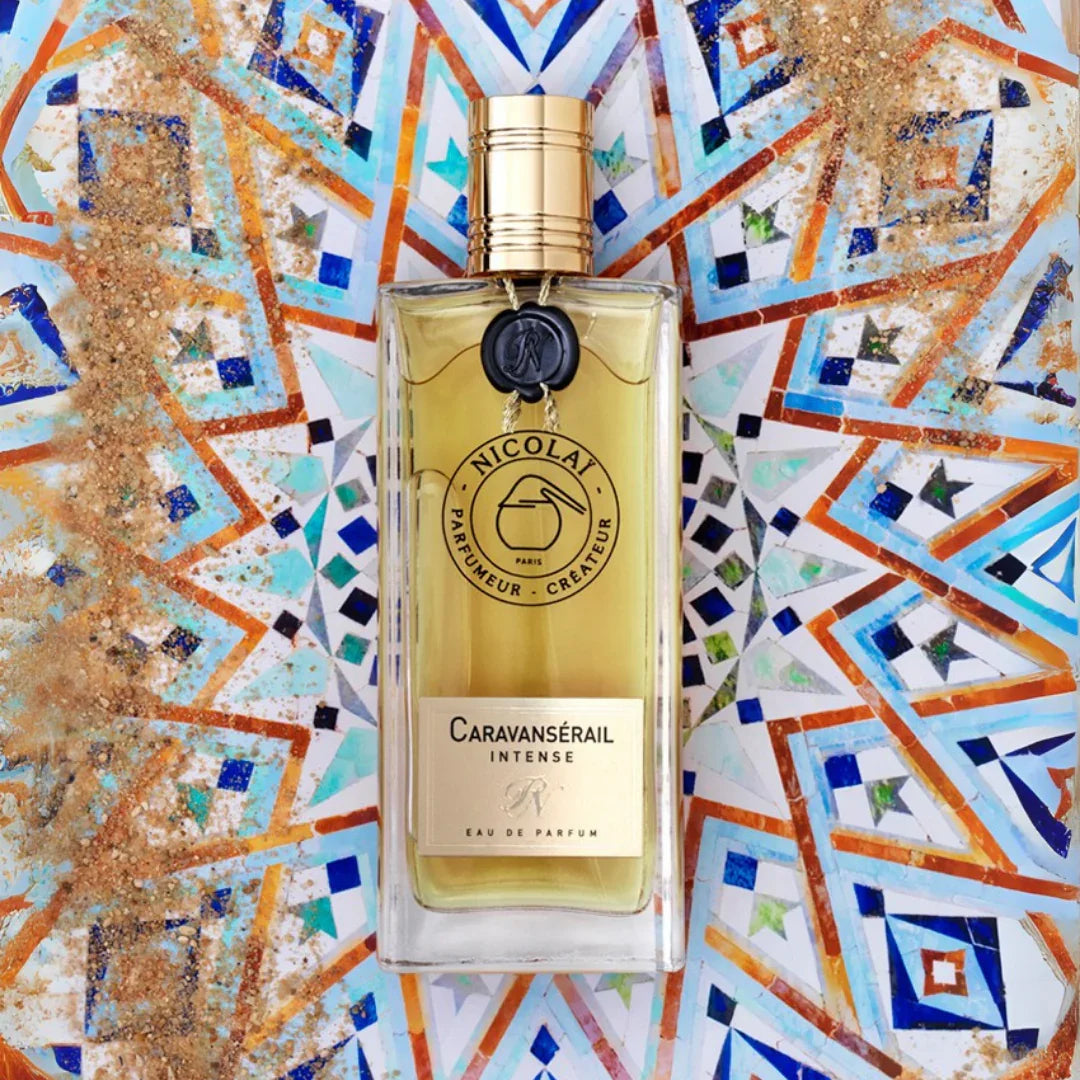 Nicolaï CARAVANSÉRAIL INTENSE Eau de Parfum Mood Flakon vor Mosaik scent amor