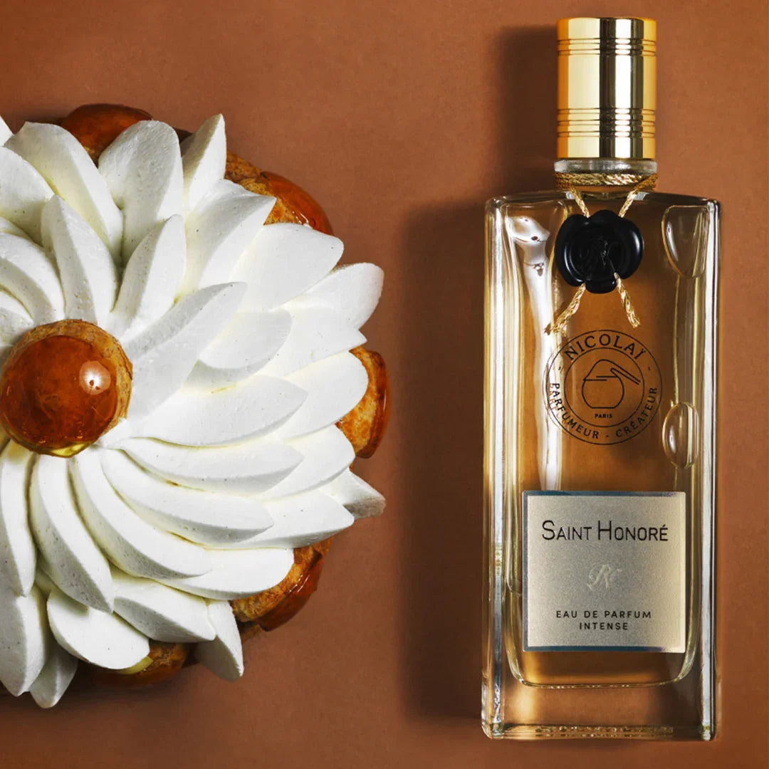 Nicolaï Gourmand Collection SAINT HONORÉ Eau de Parfum Intense Mood Flakon mit Tarte scent amor
