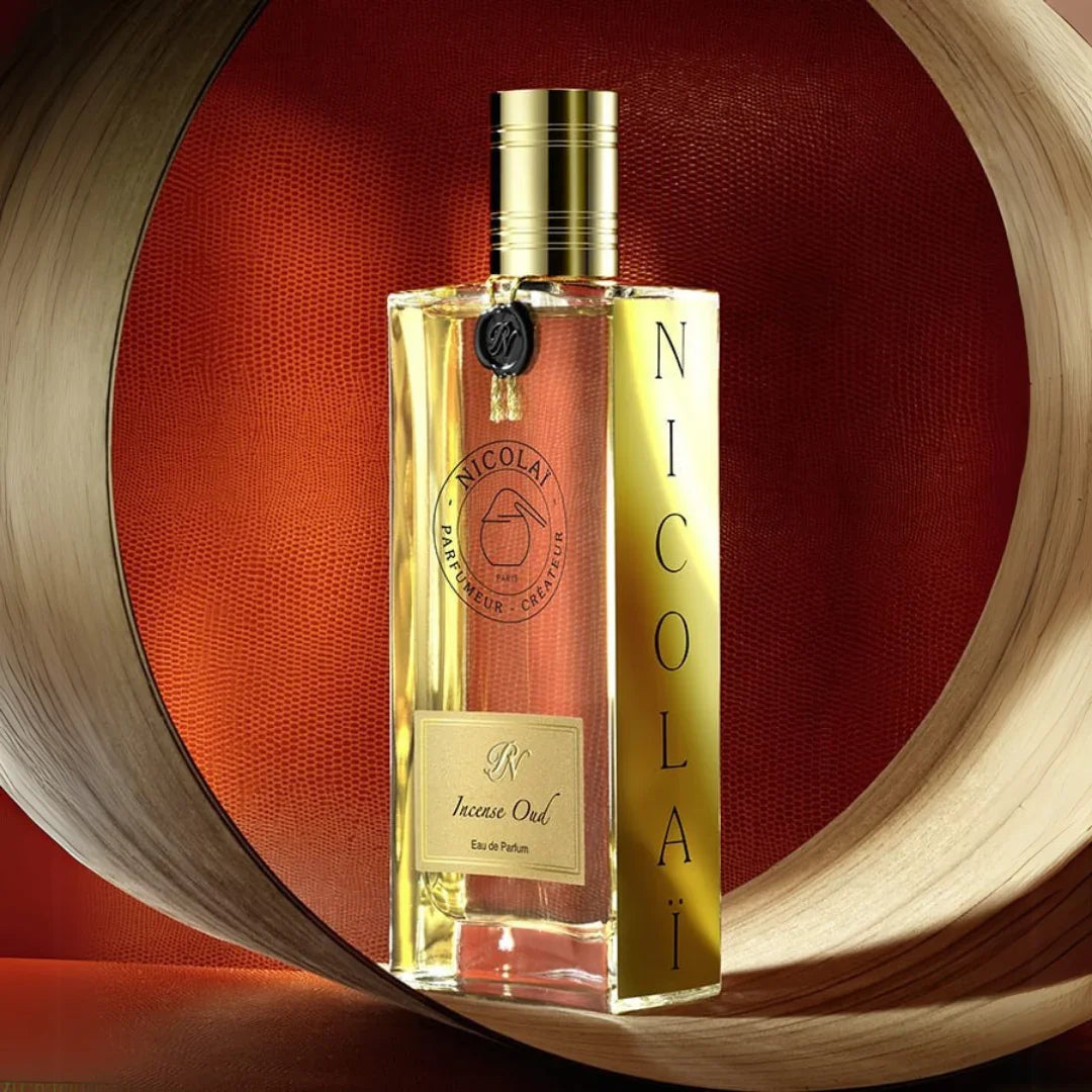 Nicolaï INCENSE OUD Eau de Parfum Mood Flakon in Balsaholzrolle scent amor