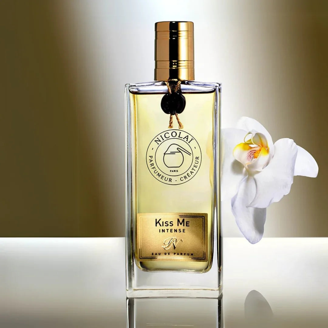 Nicolaï KISS ME INTENSE Eau de Parfum Mood Flakon mit Orchideenblüte scent amor