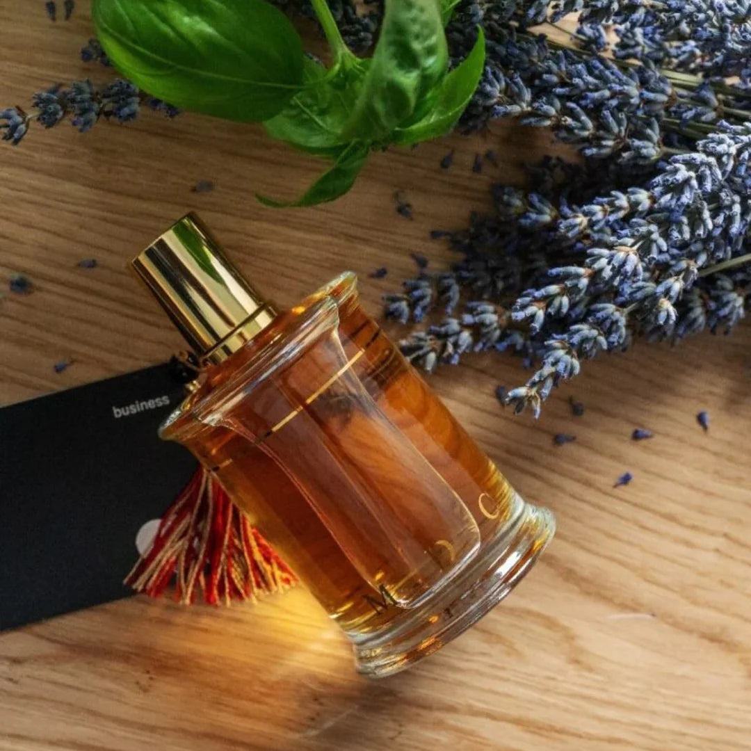 Erlebe königliche Pracht mit AMBRE TOPKAPI Eau de Parfum von Parfums MDCI bei scent amor