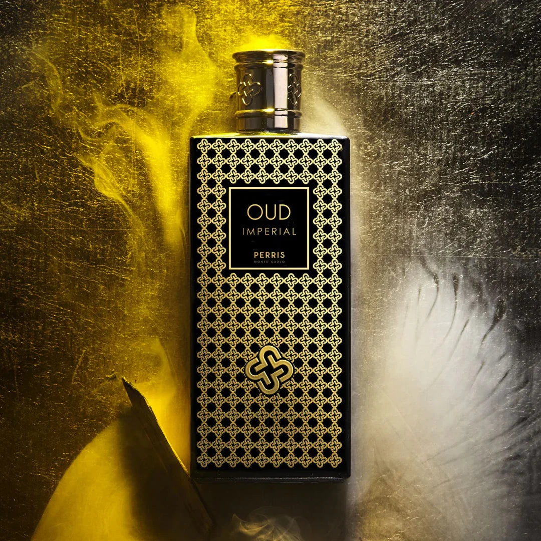 Perris Monte Carlo OUD IMPERIAL Eau de Parfum Flakon auf goldenem Papier Mood scent amor