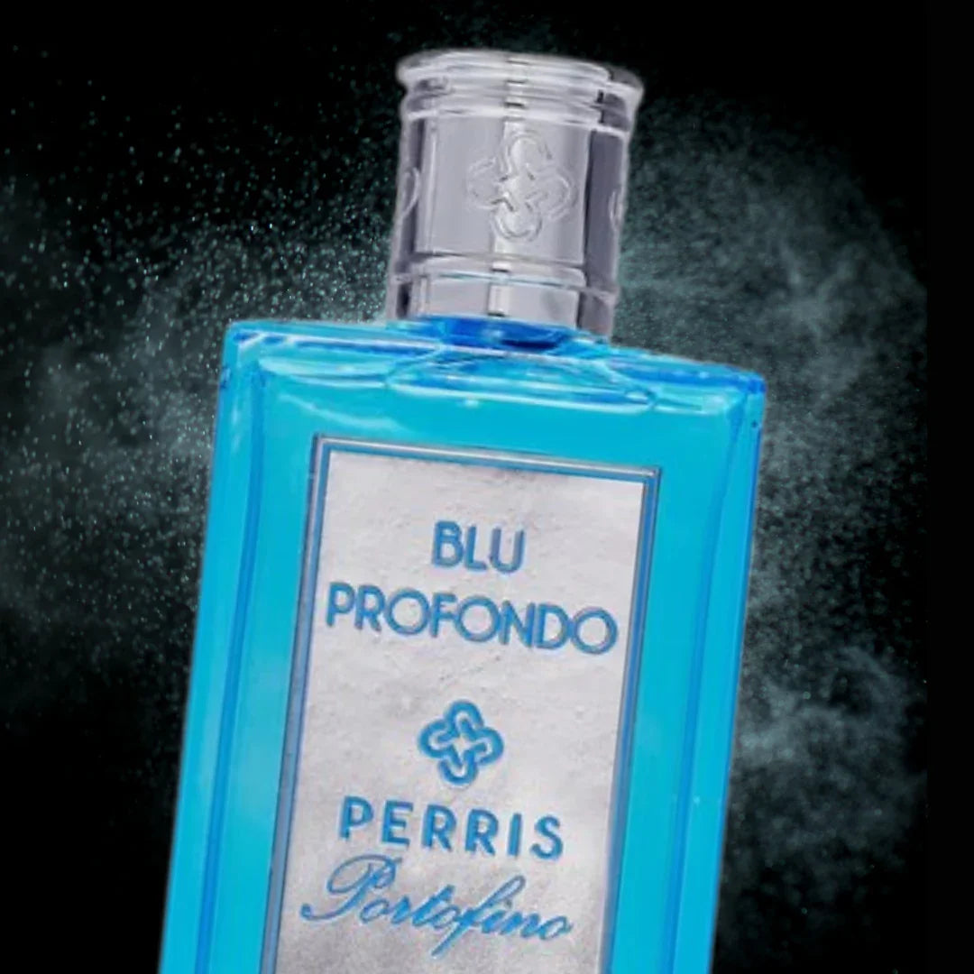 Perris Portofino BLU PROFONDO Eau de Parfum Mood Flakon im Wassernebel detail scent amor