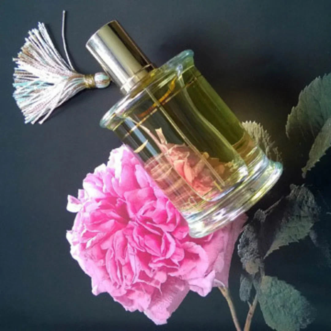 ROSE DE SIWA – femininer Nischenduft von Francis Kurkdjian mit Pfingstrose und Weißdorn