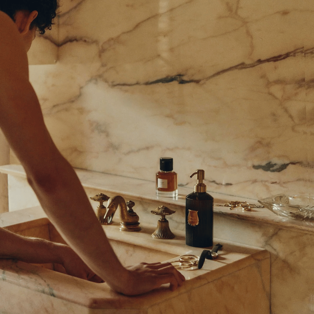 Trudon CARMEN Parfum im Marmorbadezimmer bei scent amor Fachmann für Nischenduft