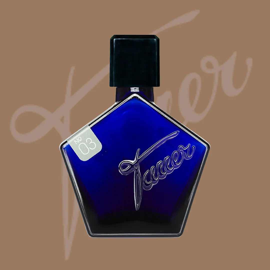 tauer perfumes lonestar memories flakon auf braunem hintergrund mit logo kaufen bei scent amor