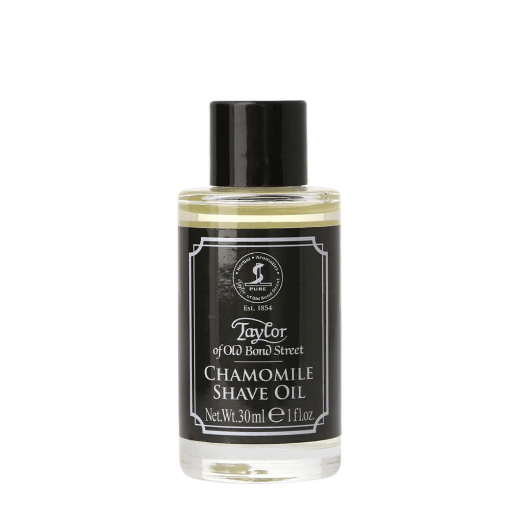 Taylor of Old Bond Street CHAMOMILE SHAVE OIL freigestellter Flakon beim Fachmann für die feinen Nischendüfte und die beste Pflege scent amor