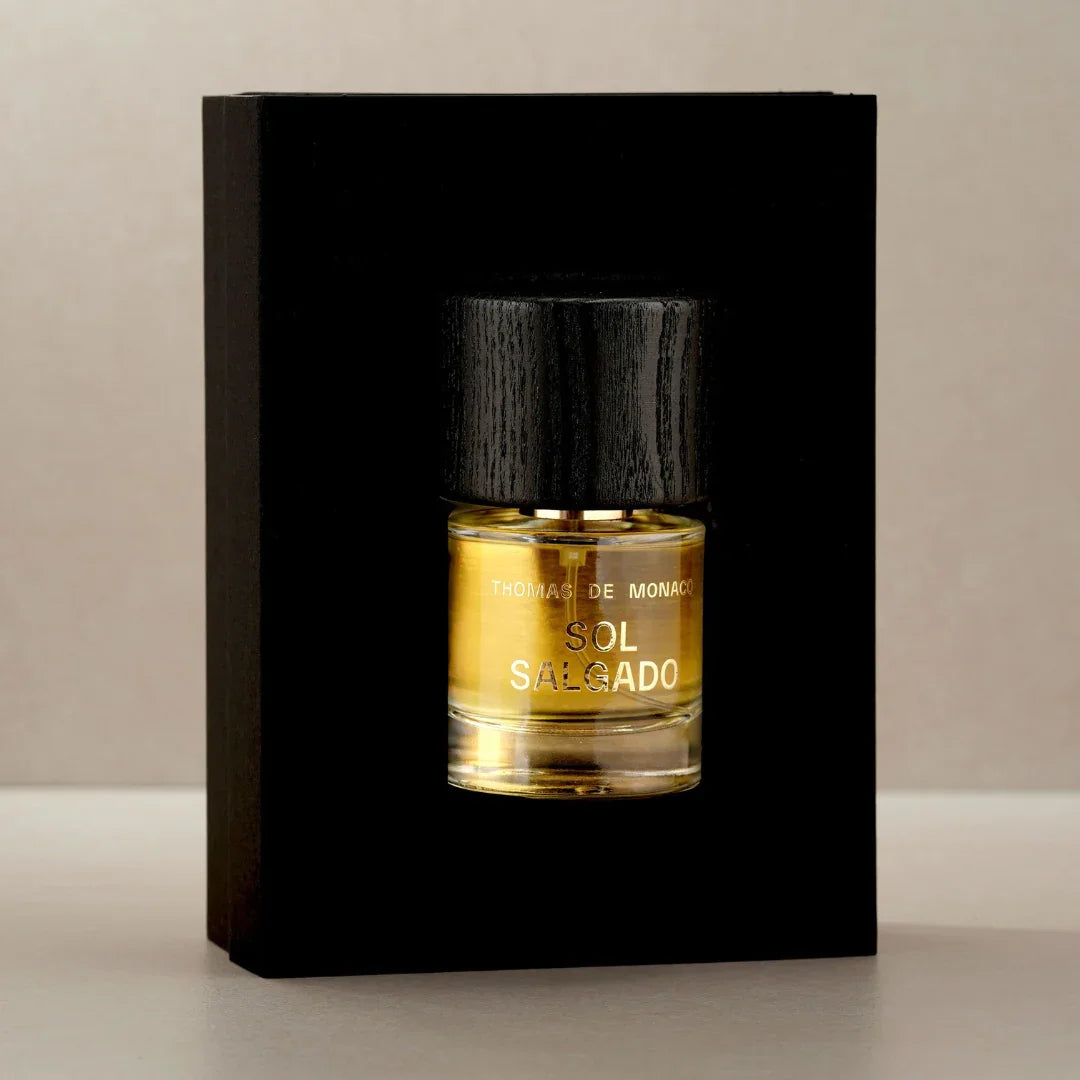 Thomas De Monaco Sol Salgado Flakon in der Verpackung stehend- luxuriöses Eau de Parfum erhältlich bei scent amor